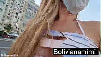 Sem calcinha no causadao de Copacabana  provocando  mostrando a ppkinha   Quer ver o video completo? Entra no bolivianamimi.tv